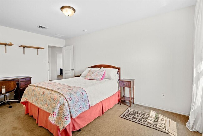 Building Photo - 122 Mancos Dr