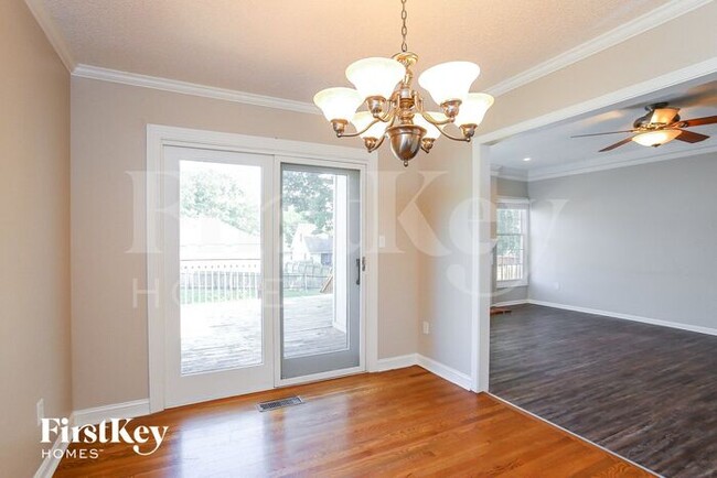 Building Photo - 3709 NE Chapel Dr