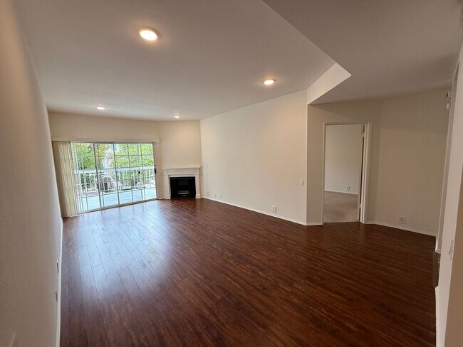 Interior Photo - 1440 Rexford Dr