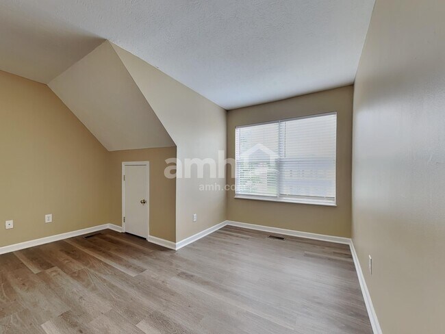 Building Photo - 2233 Cartmill Dr