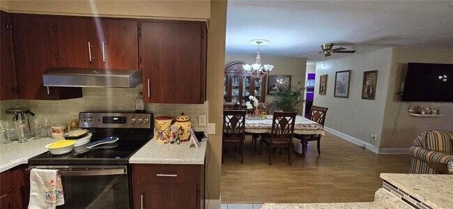 Building Photo - 6104 Bonnie Brook Blvd