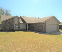 Building Photo - 10432 Fairfax Ln