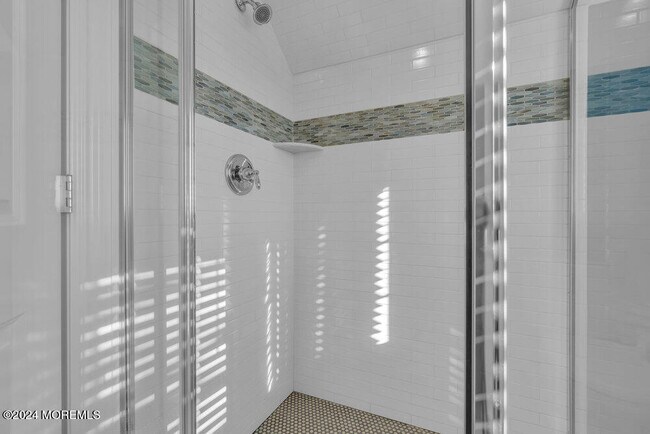 Building Photo - 300 Salem Ave