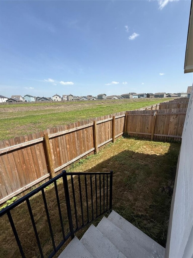 Building Photo - 228 Basalt Dr