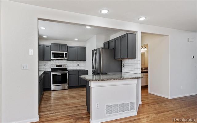 Building Photo - 765 Whispering Oak Dr