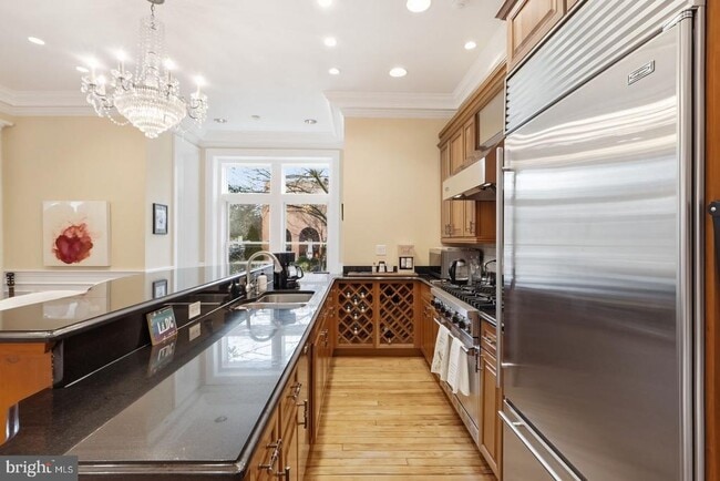 Building Photo - 949 S St NW