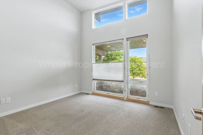 Building Photo - 1821 Blue Star Ln