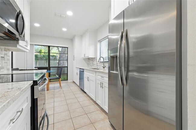 Building Photo - 4404 Oak Harbor Dr