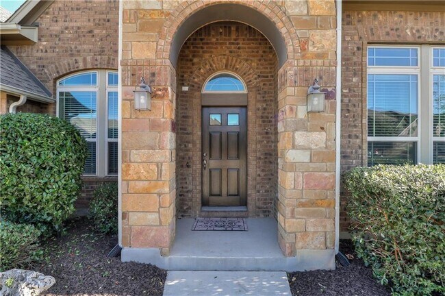 Building Photo - 124 Claiborne Lake Ln