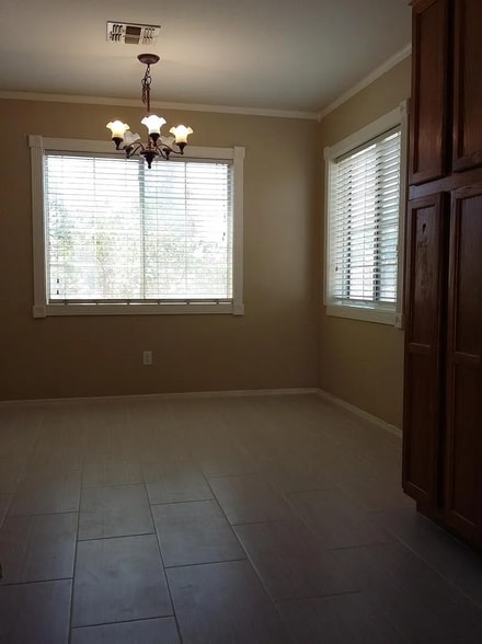 diner room - 12606 W Myer Ln