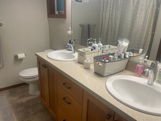Building Photo - Lovely Single Level Holmes Harbor Home!
