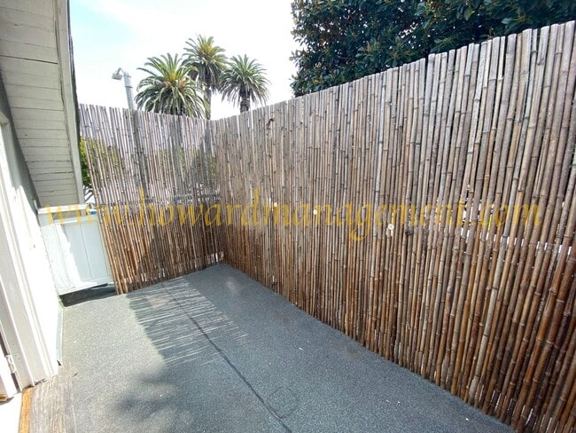 Building Photo - 00133CL