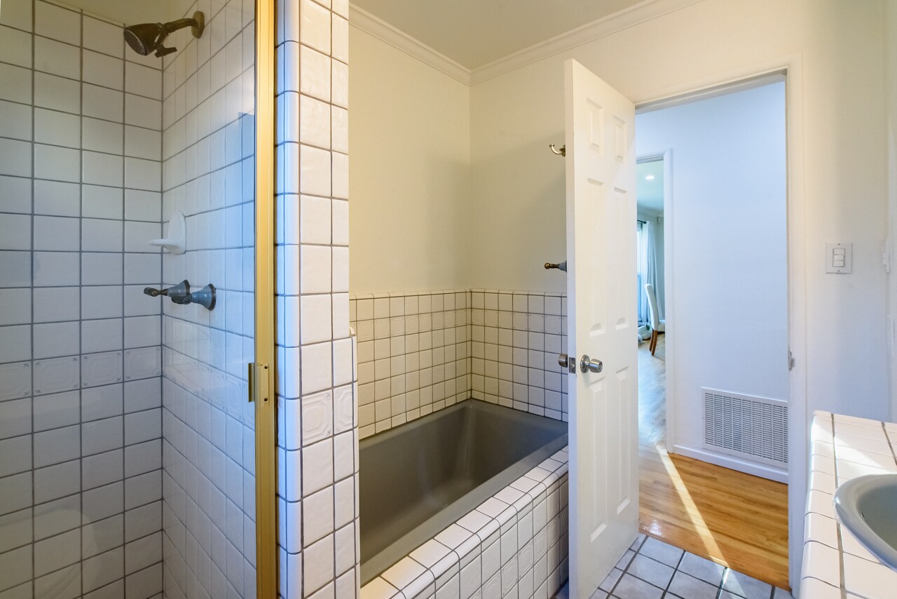 Building Photo - 16641 Gilmore St