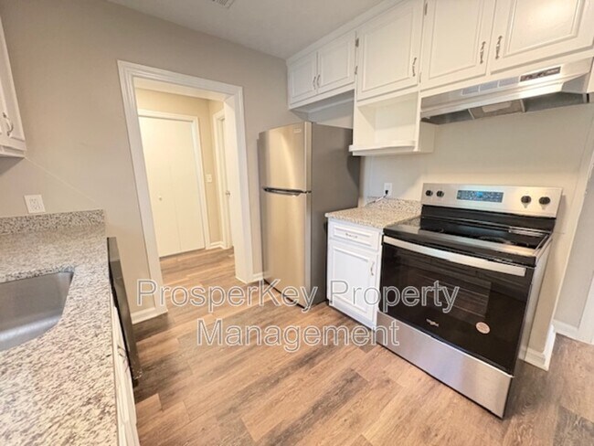 Building Photo - 4617 Rosemont Dr