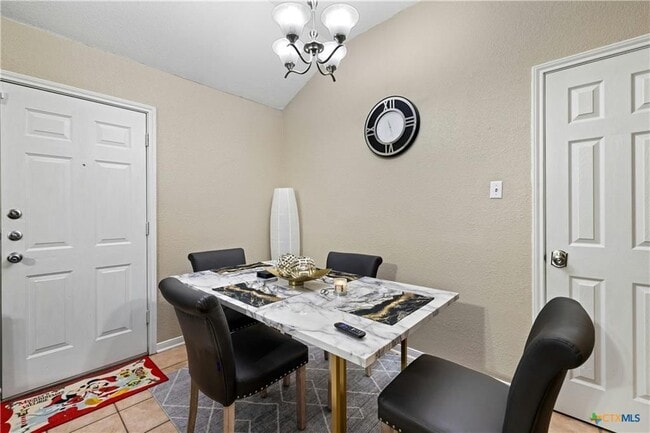 Building Photo - 3210 Raven Dr