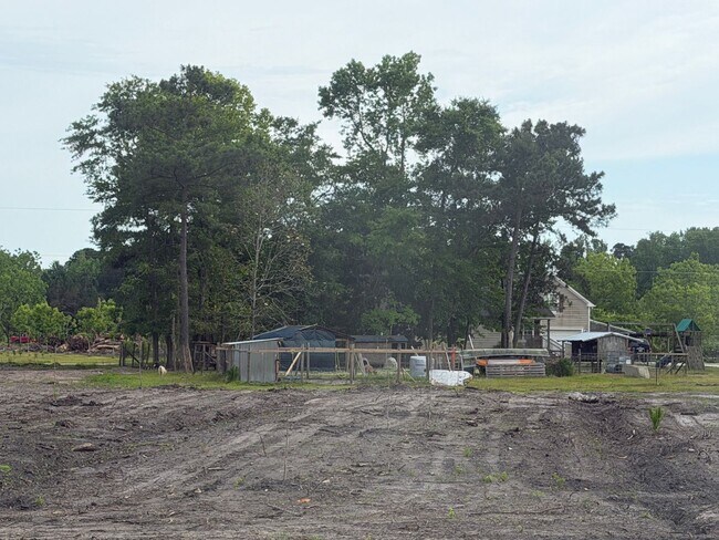 Building Photo - Coming Soon! Masonboro-south Wilmington location charming country home