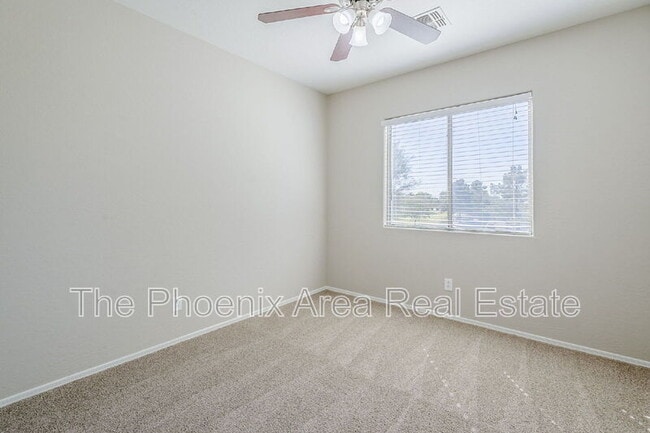 Building Photo - 45929 W Sky Ln