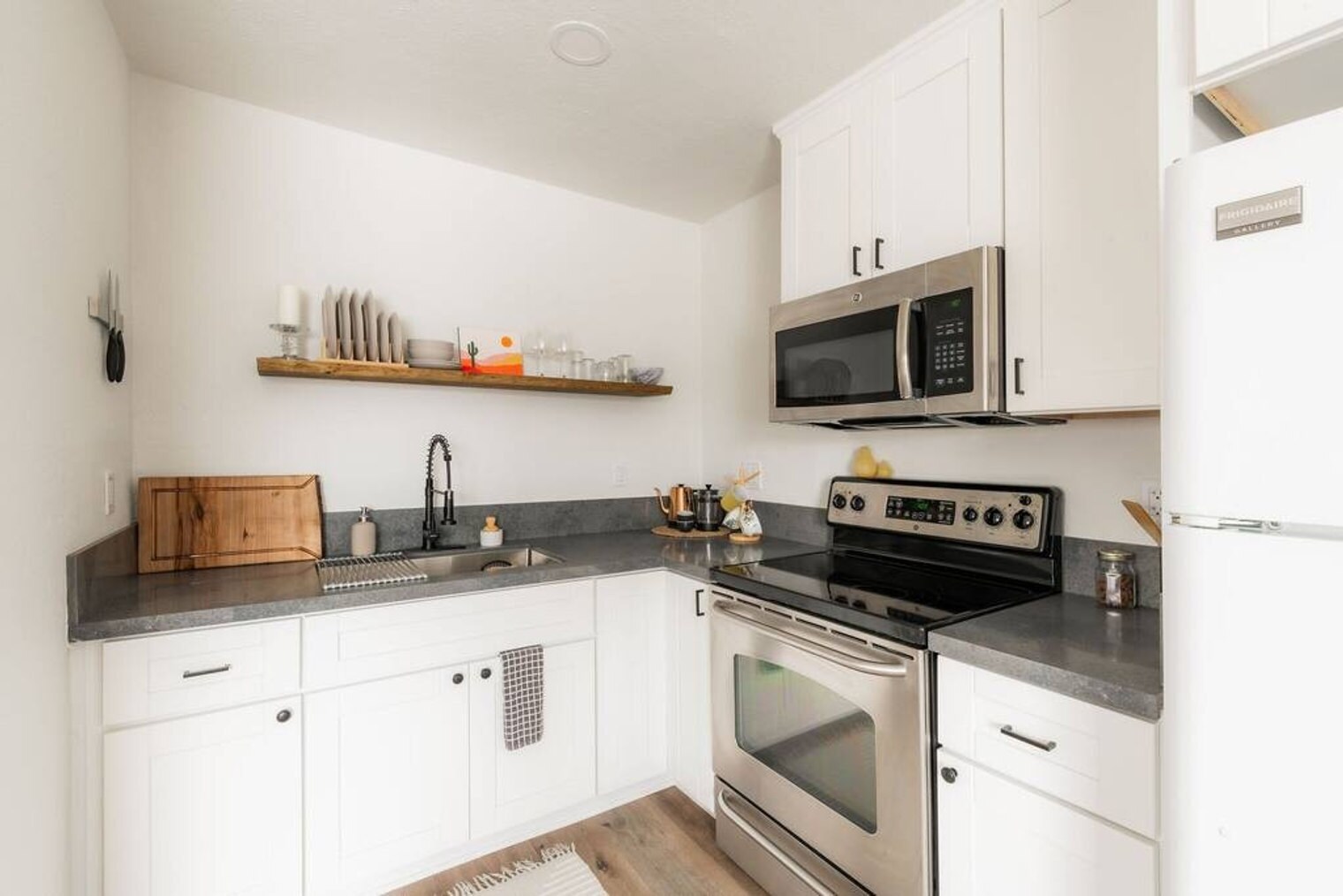 Building Photo - 2950 Franklin Ave