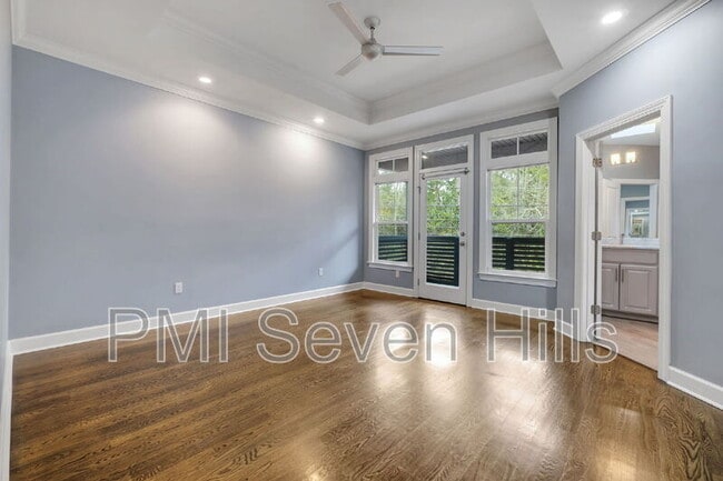 Building Photo - 828 N Duval St