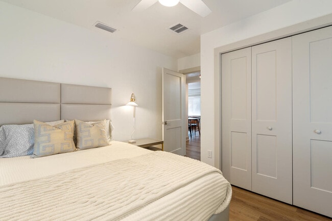 Building Photo - 304 NW 24th St