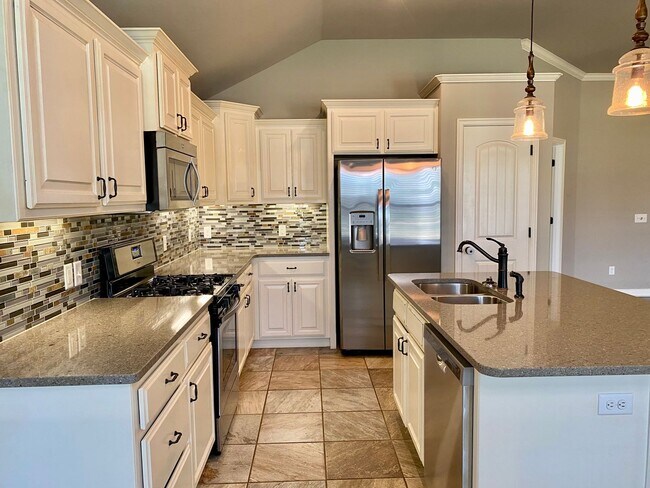 Building Photo - Deer Creek 3 Bed, 2 Bath with an Office