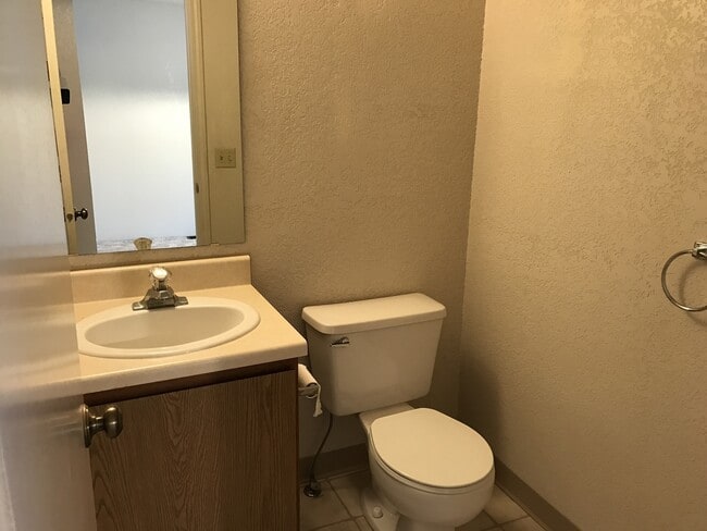 Building Photo - Pet Friendly! Two Bedroom Grant Creek Cond...