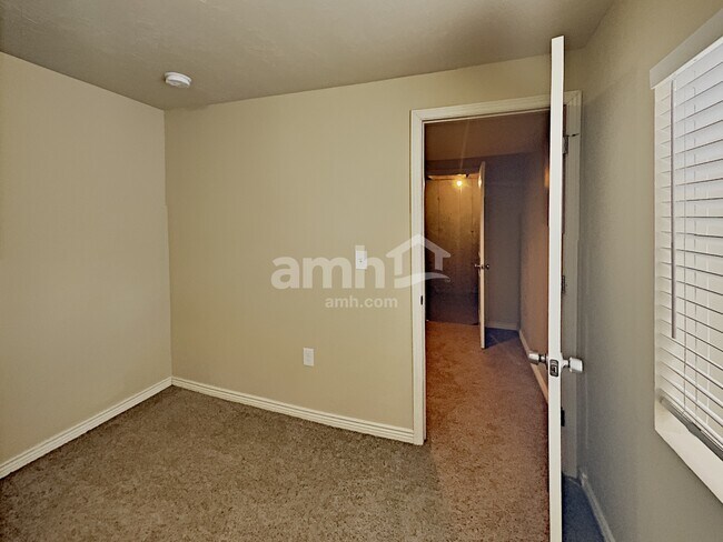 Building Photo - 4778 Wilson Way