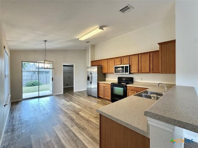 Building Photo - 916 Gentry Dr