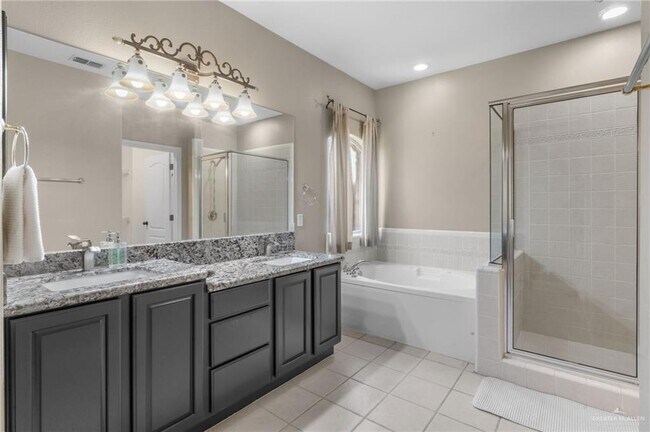 Building Photo - 29 Nicole Dr