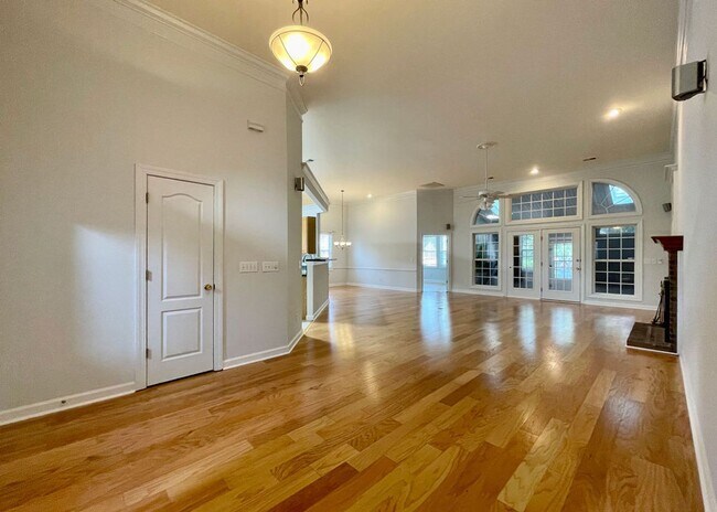 Building Photo - Available June 10th. Beautiful 3 BR/2 BA Home in Seaside Farms!