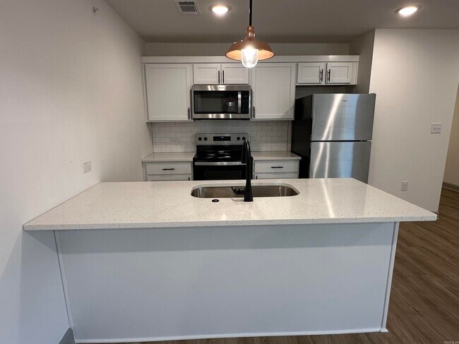 Building Photo - 501-Apt9 E 21st St