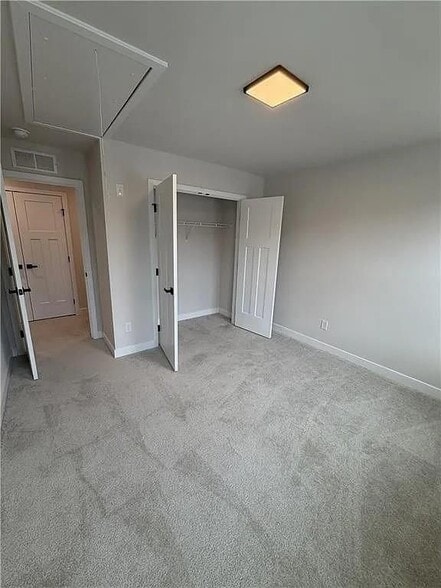 Building Photo - 360 Salt Lk Ln
