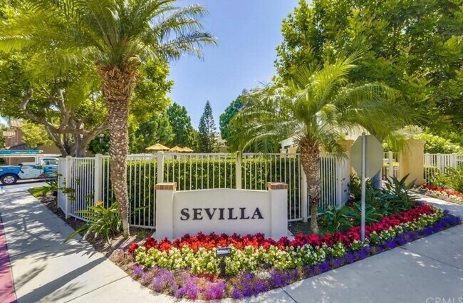 Community - 2501 Avenita Alpera