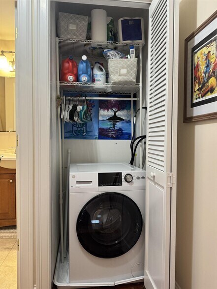 Building Photo - 11 Winthrop Ct