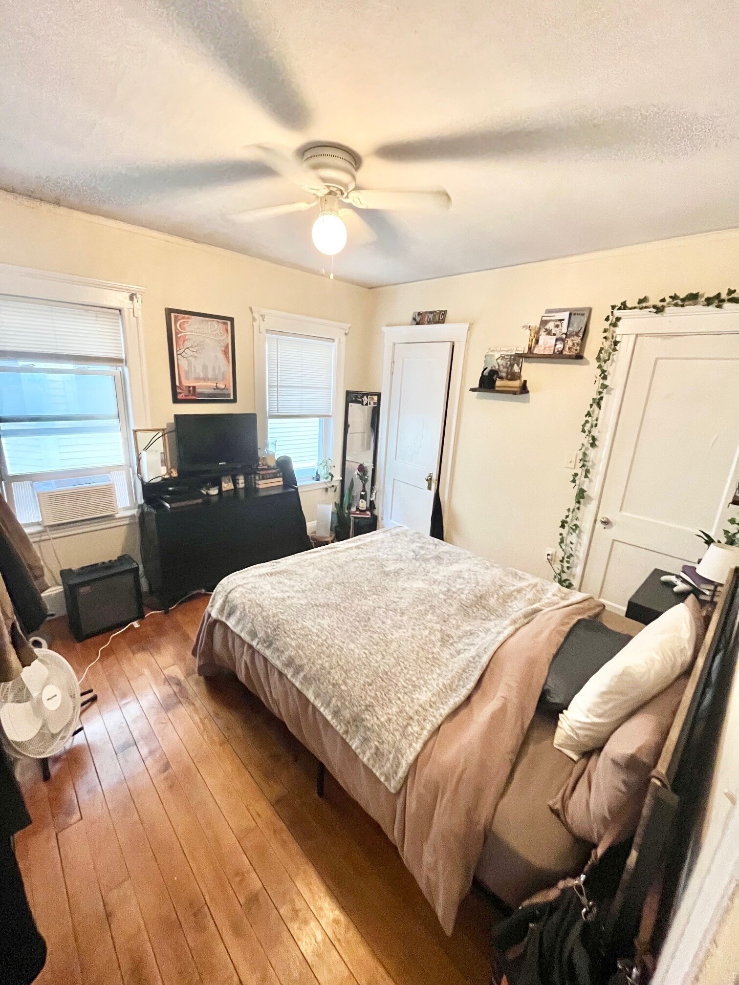 Building Photo - 50 Atkins St