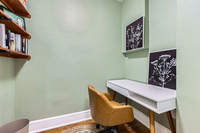 Building Photo - 225 S Oak Cliff Blvd