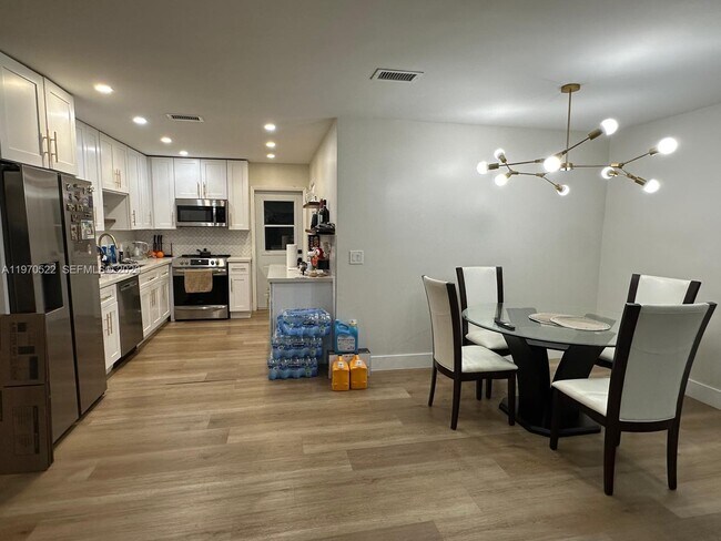 Building Photo - 34 SE 3rd Terrace