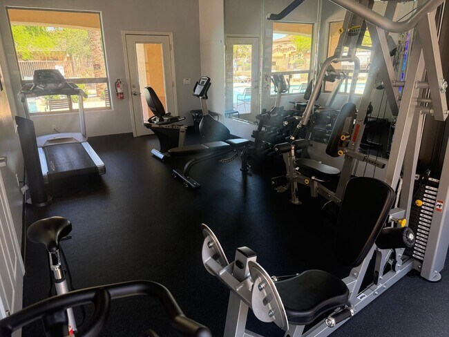 Building Photo - 1864 W Olive Way