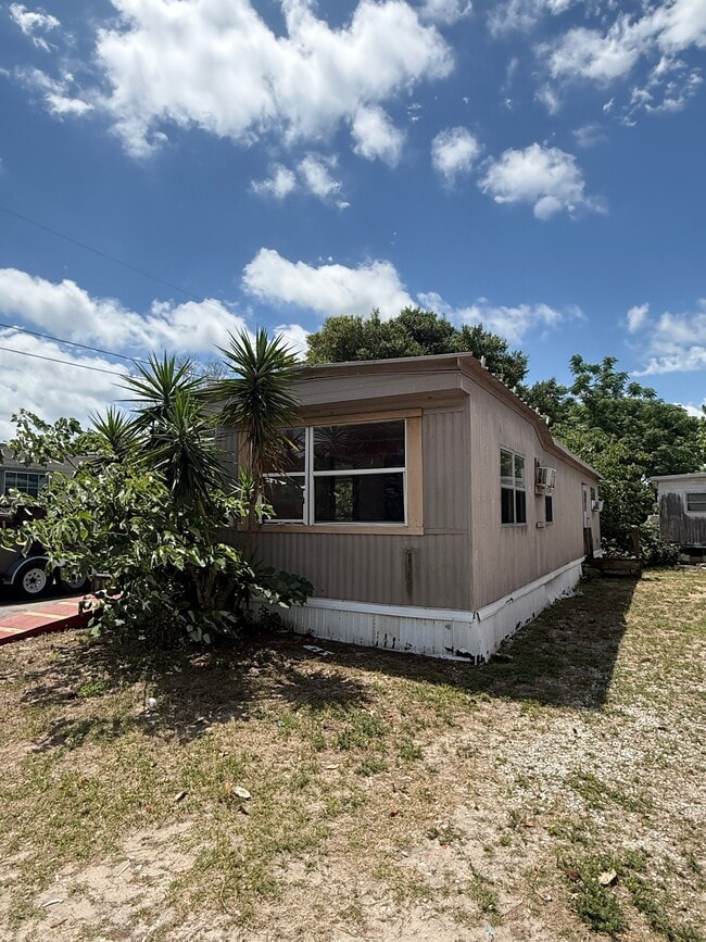 Building Photo - 920 Boardwalk Ln