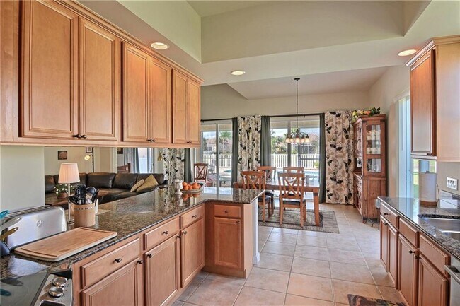 Building Photo - 5254 Eleuthra Cir