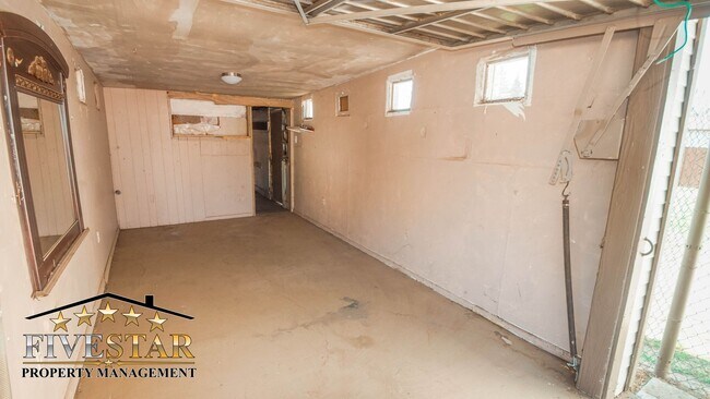 Building Photo - 209 Blomquist Dr