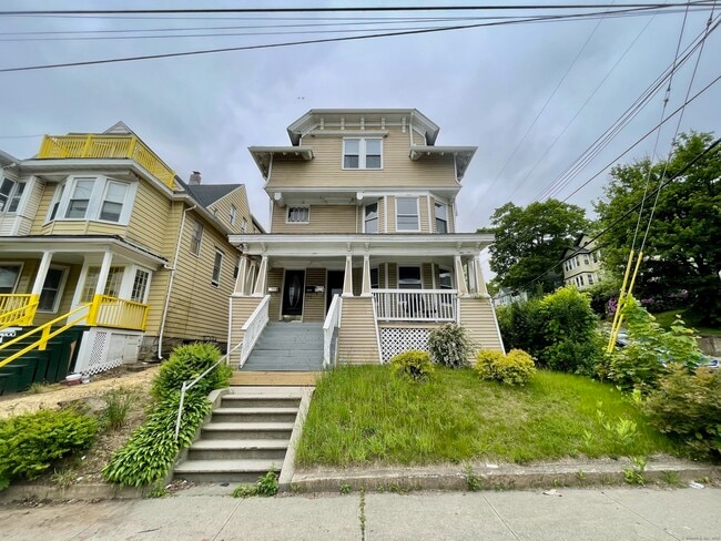 Primary Photo - 275 Cooke St