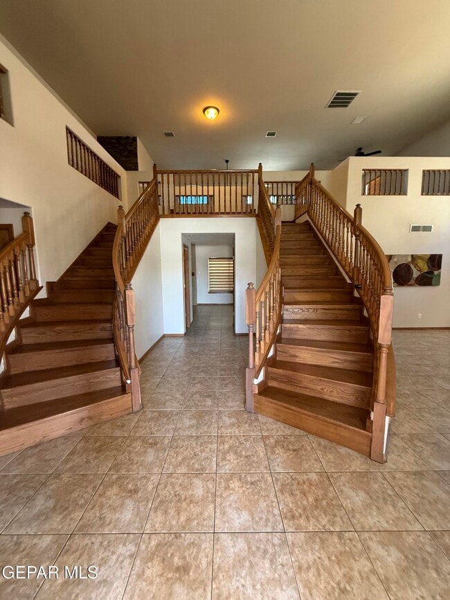 Building Photo - 3733 Tierra Campa Dr