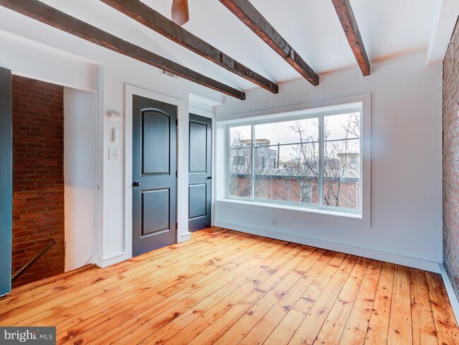 Building Photo - 1520 E Susquehanna Ave