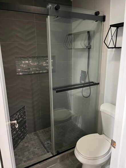 Building Photo - 10808 Aderman Ave