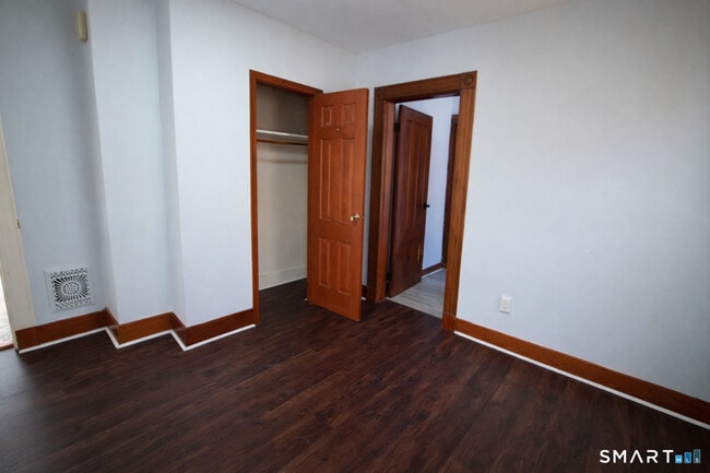 Building Photo - 134 Gorham Ave