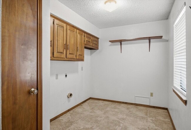 Building Photo - 716 S Houston St