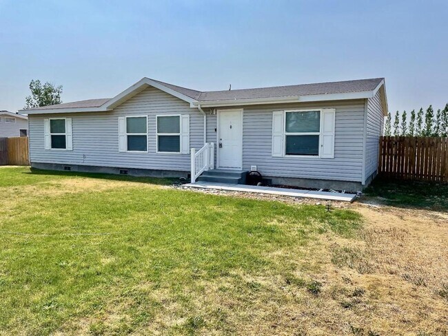 Primary Photo - 3942 E 185 N
