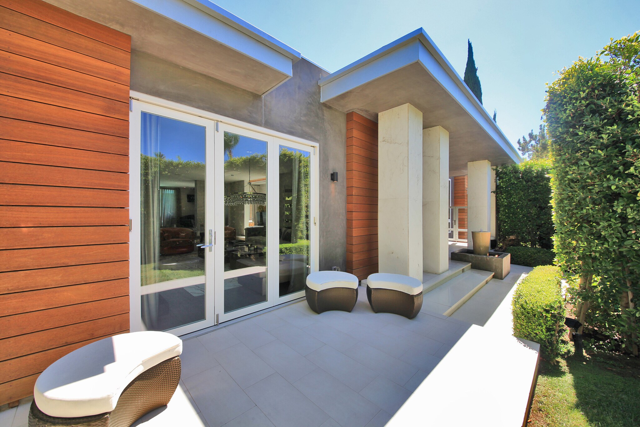Building Photo - 3054 Elvido Dr