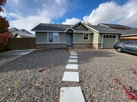 Building Photo - Charming Home in Spanish Springs with Mode...